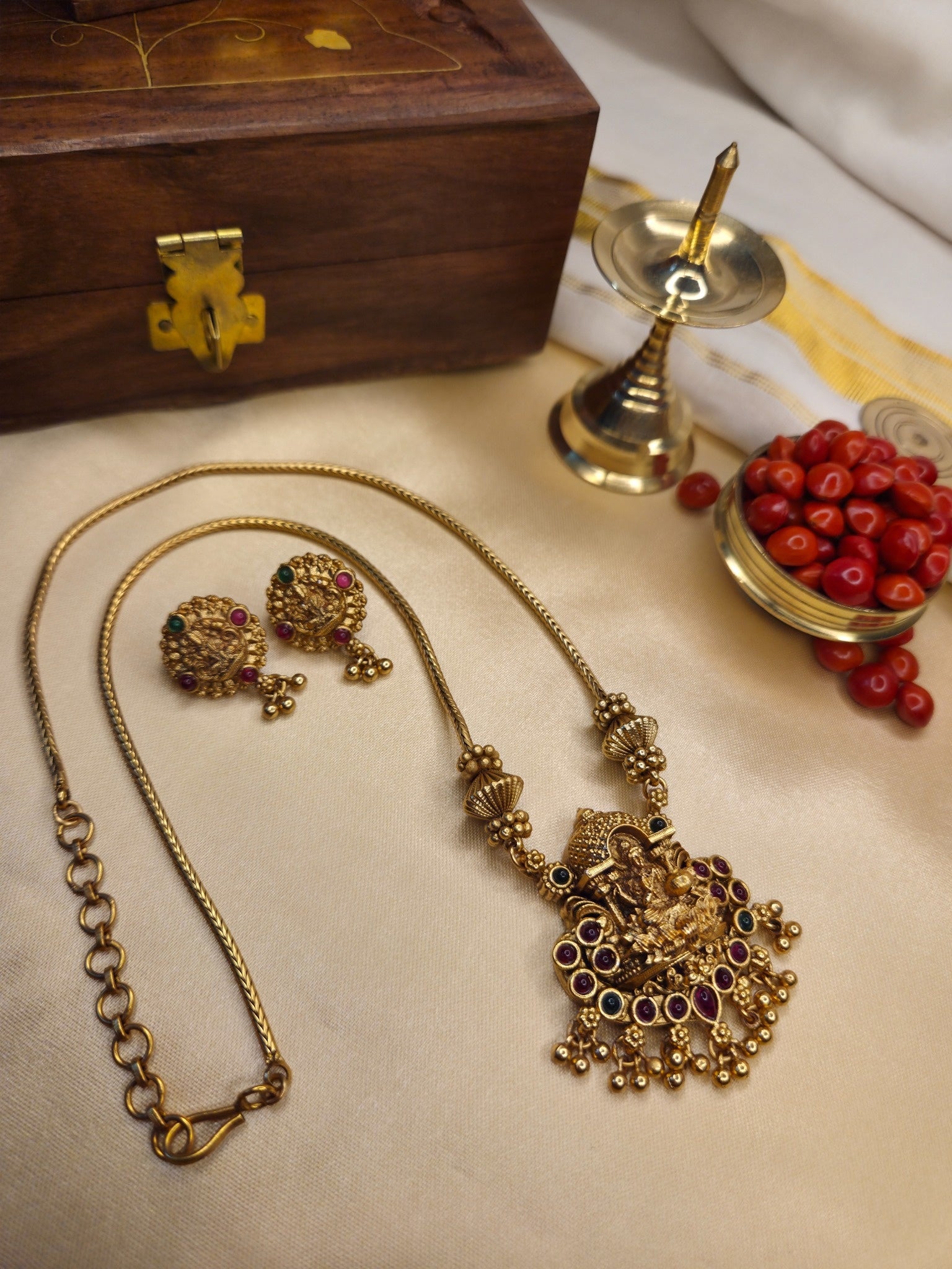 Traditional Lakshmi Pendant Chain Set