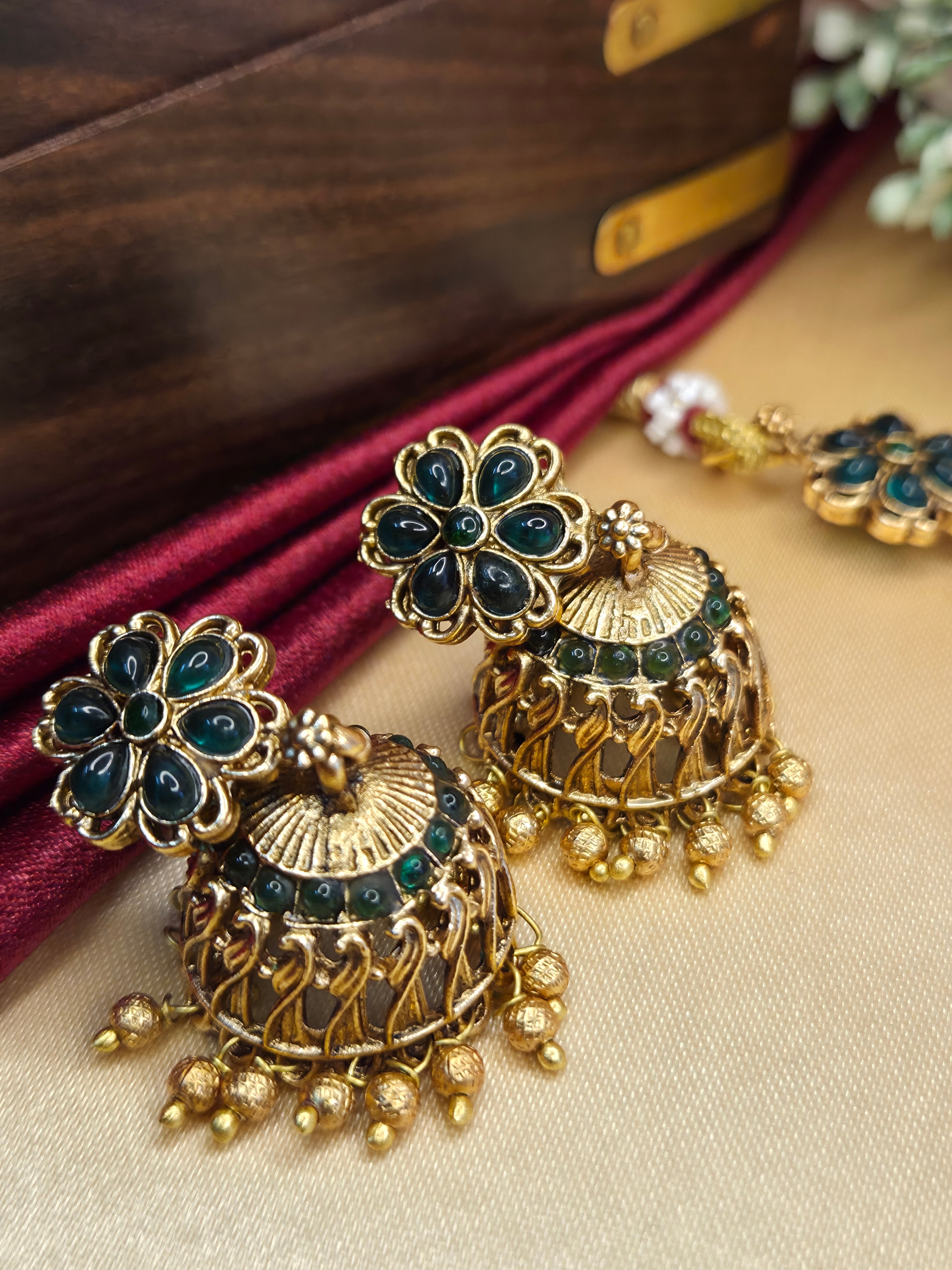 Floral Stone Necklace Set