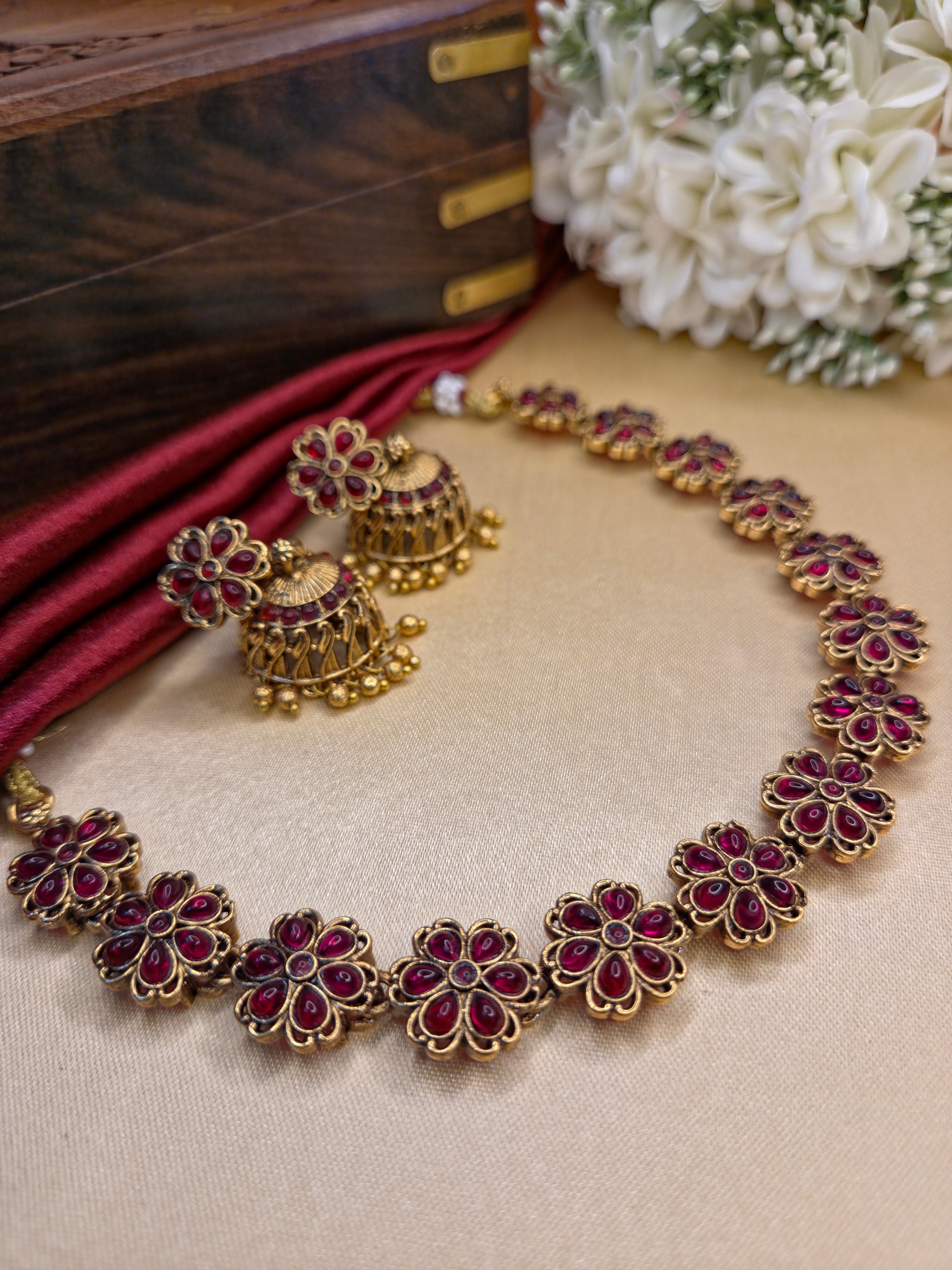 Floral Stone Necklace Set