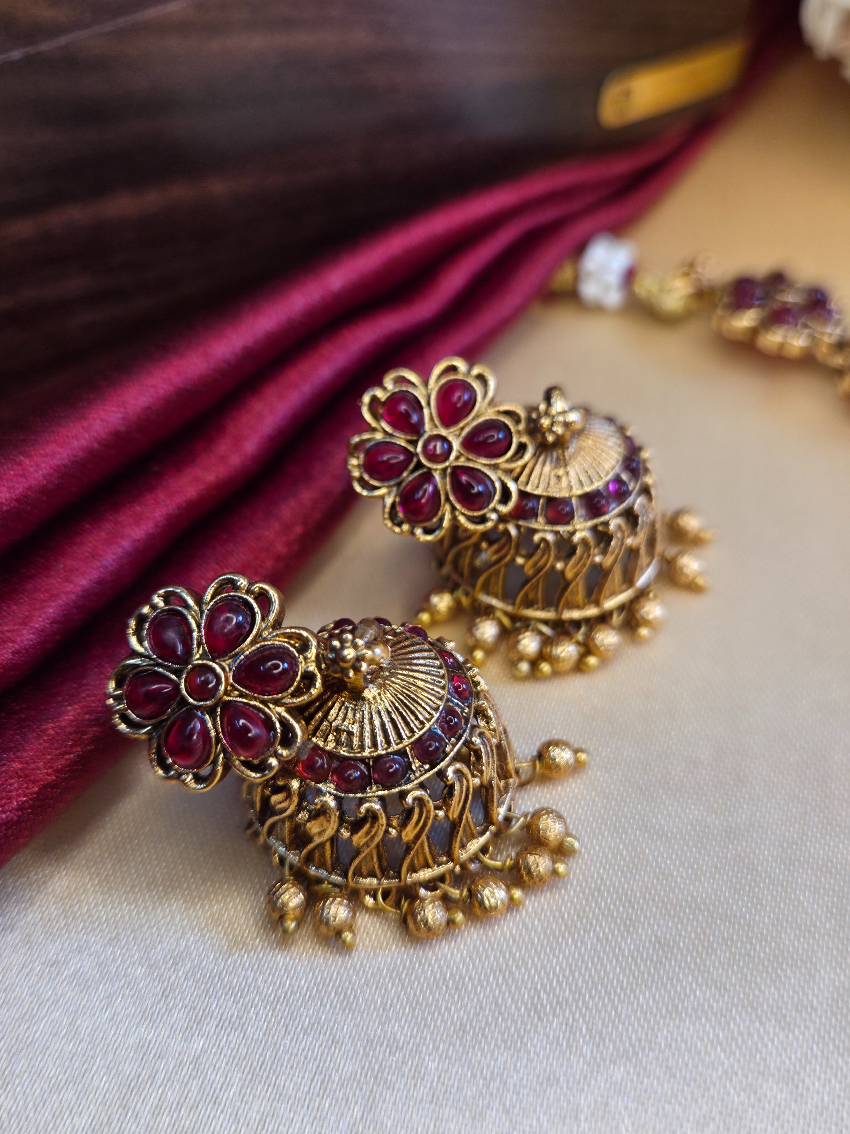 Floral Stone Necklace Set