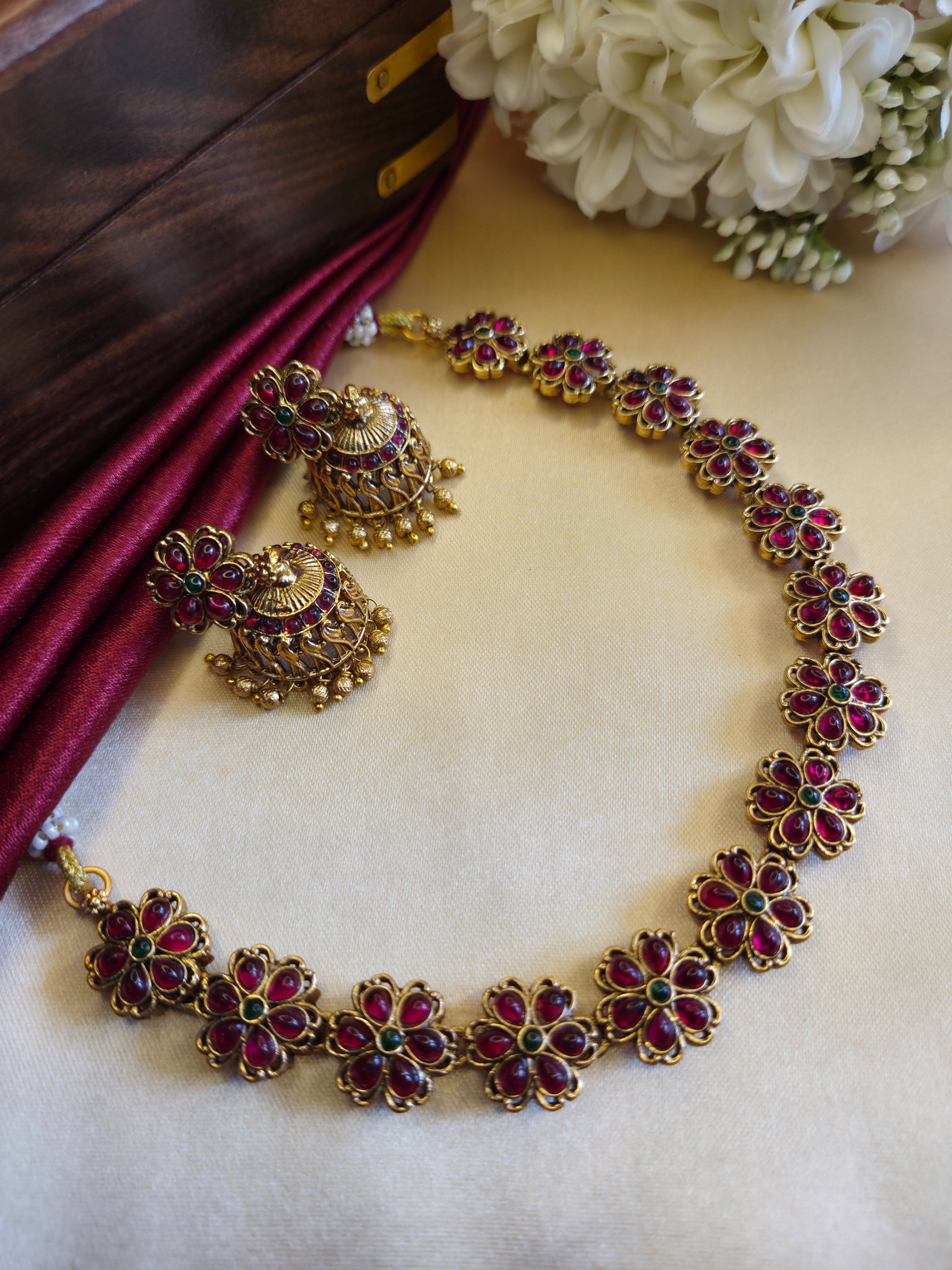 Floral Stone Necklace Set