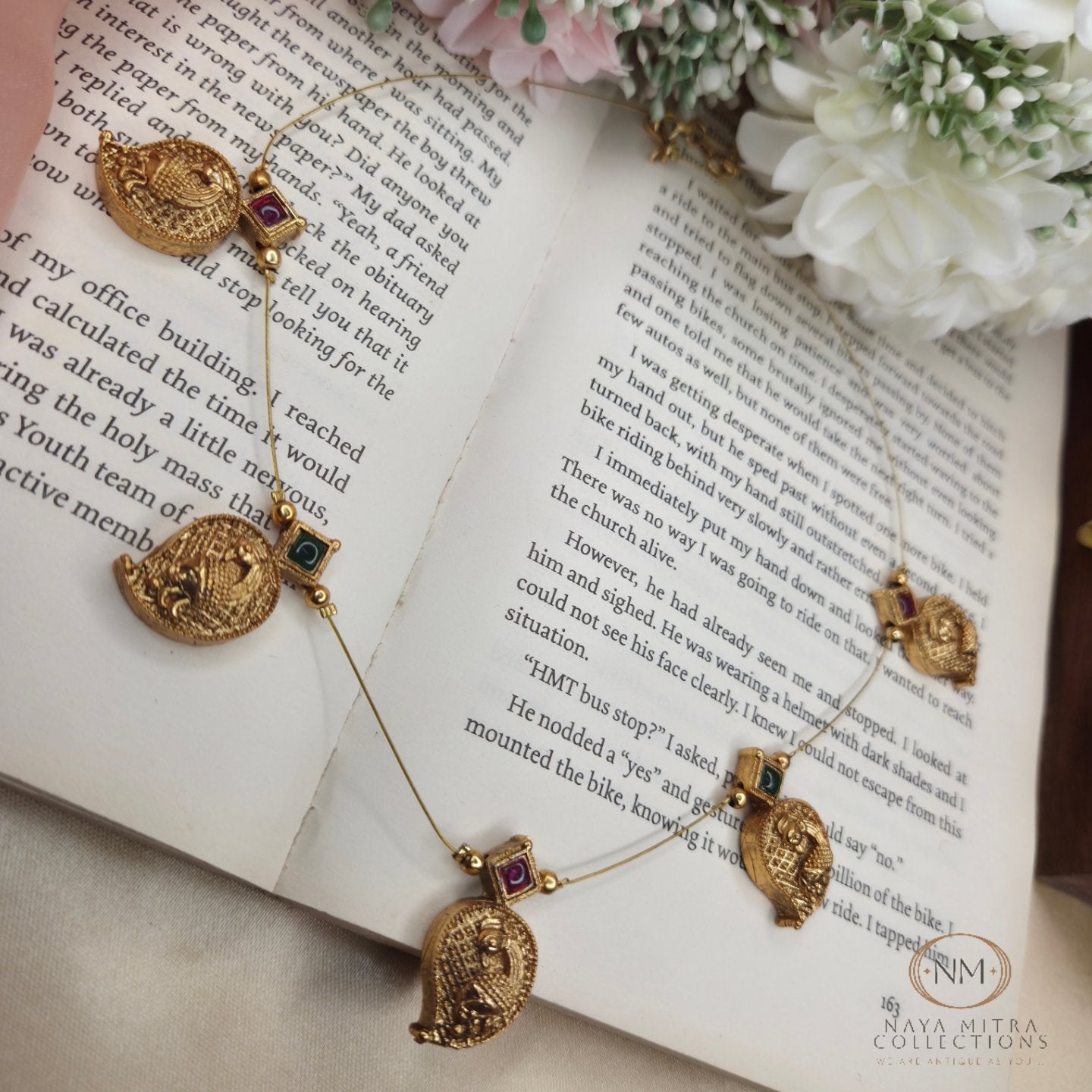 Delicate Invisible Thread Manga Necklace Set