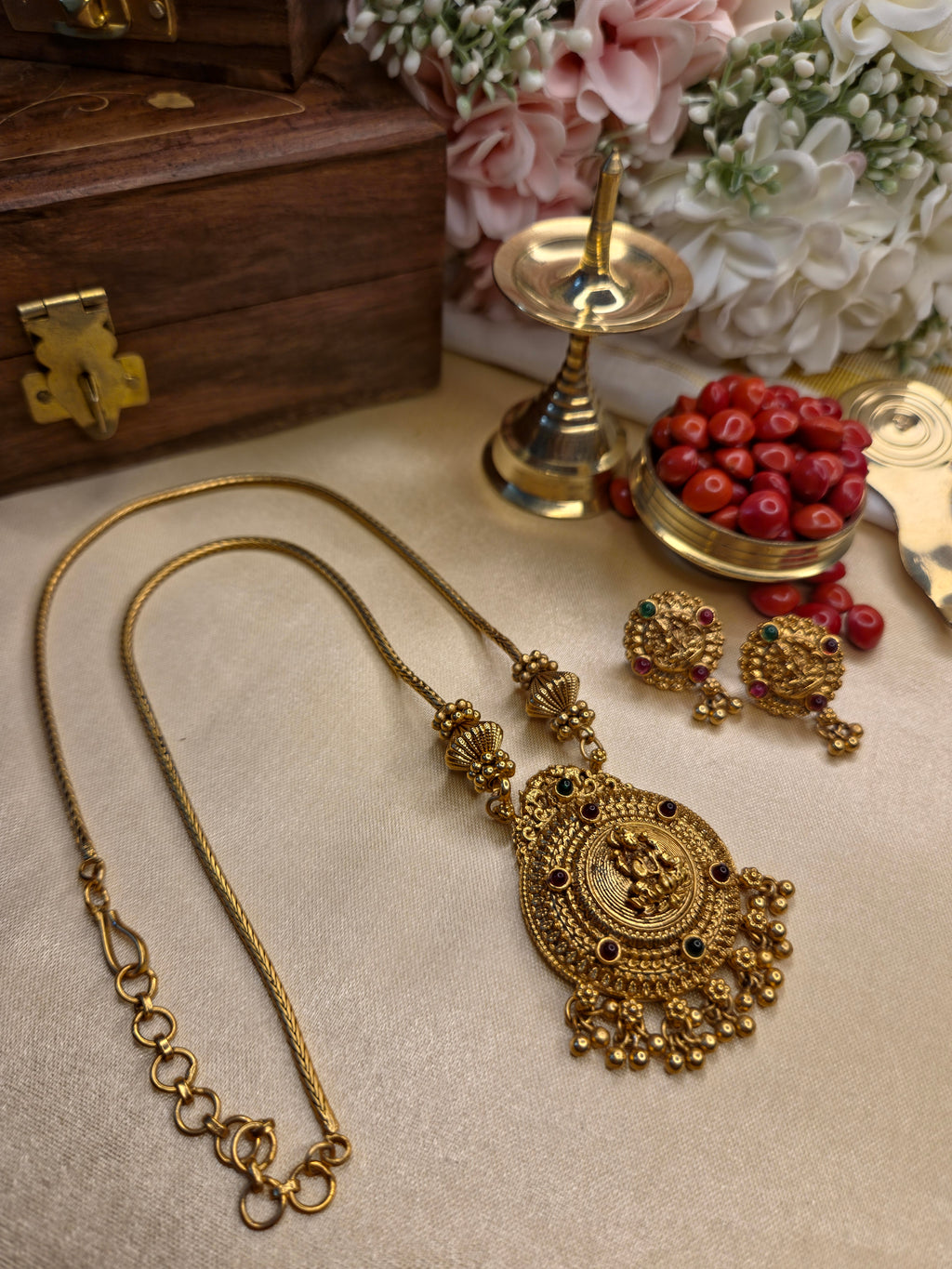 Traditional Lakshmi Pendant Chain Set