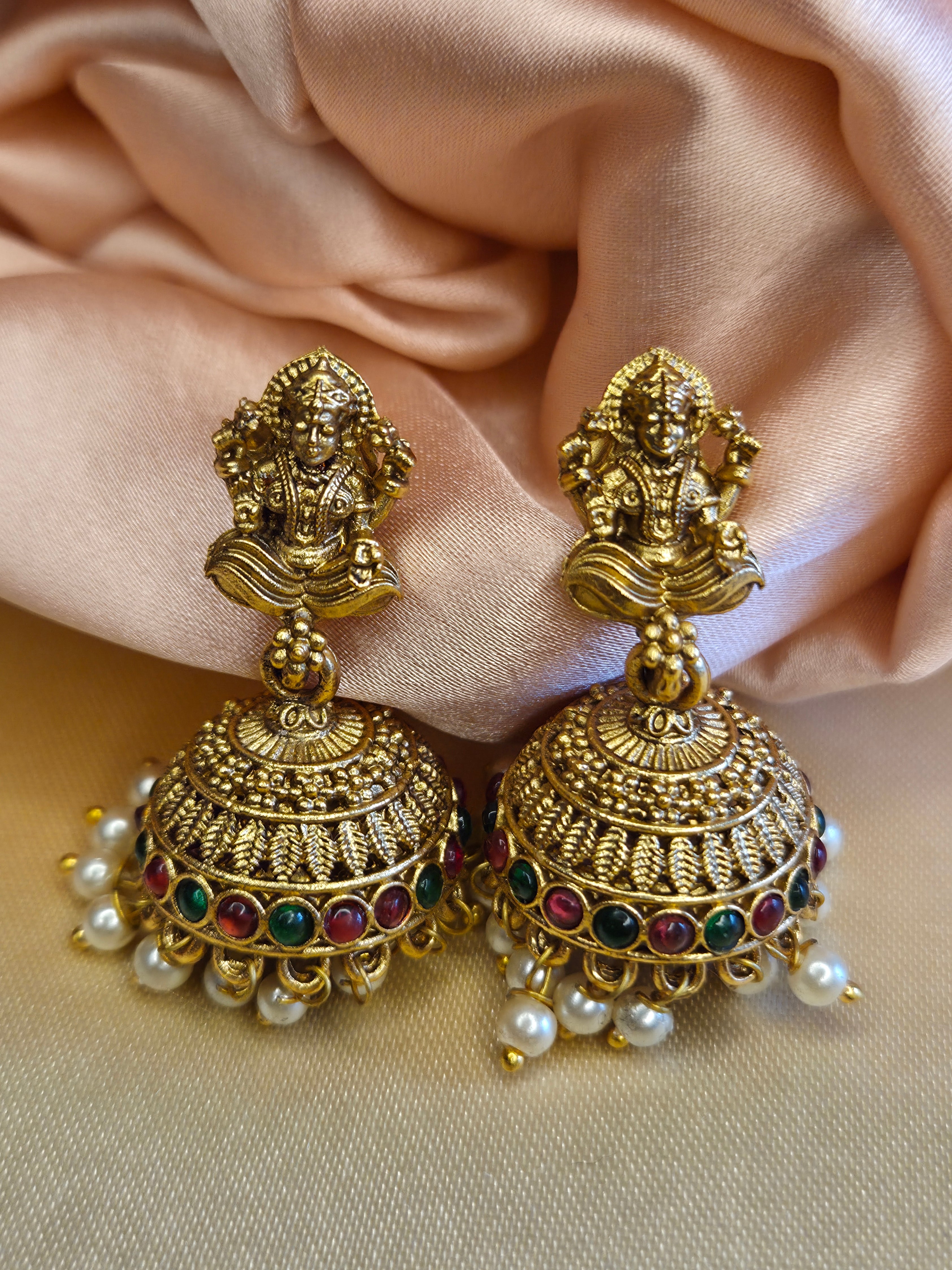 Traditional Lakshmi Invisible Pendant Set