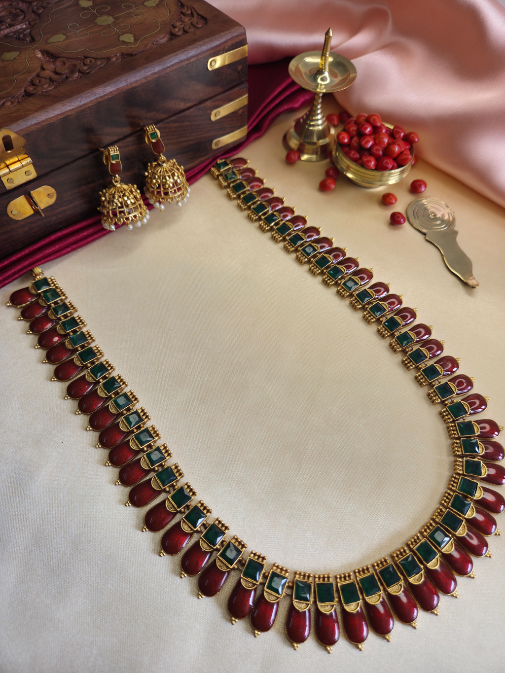 Traditional Enamel Palakka Long Haaram Set