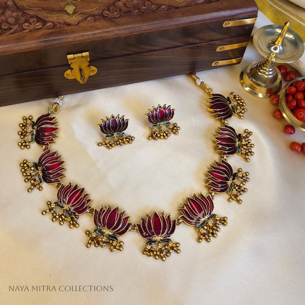 Lotus Necklace Set