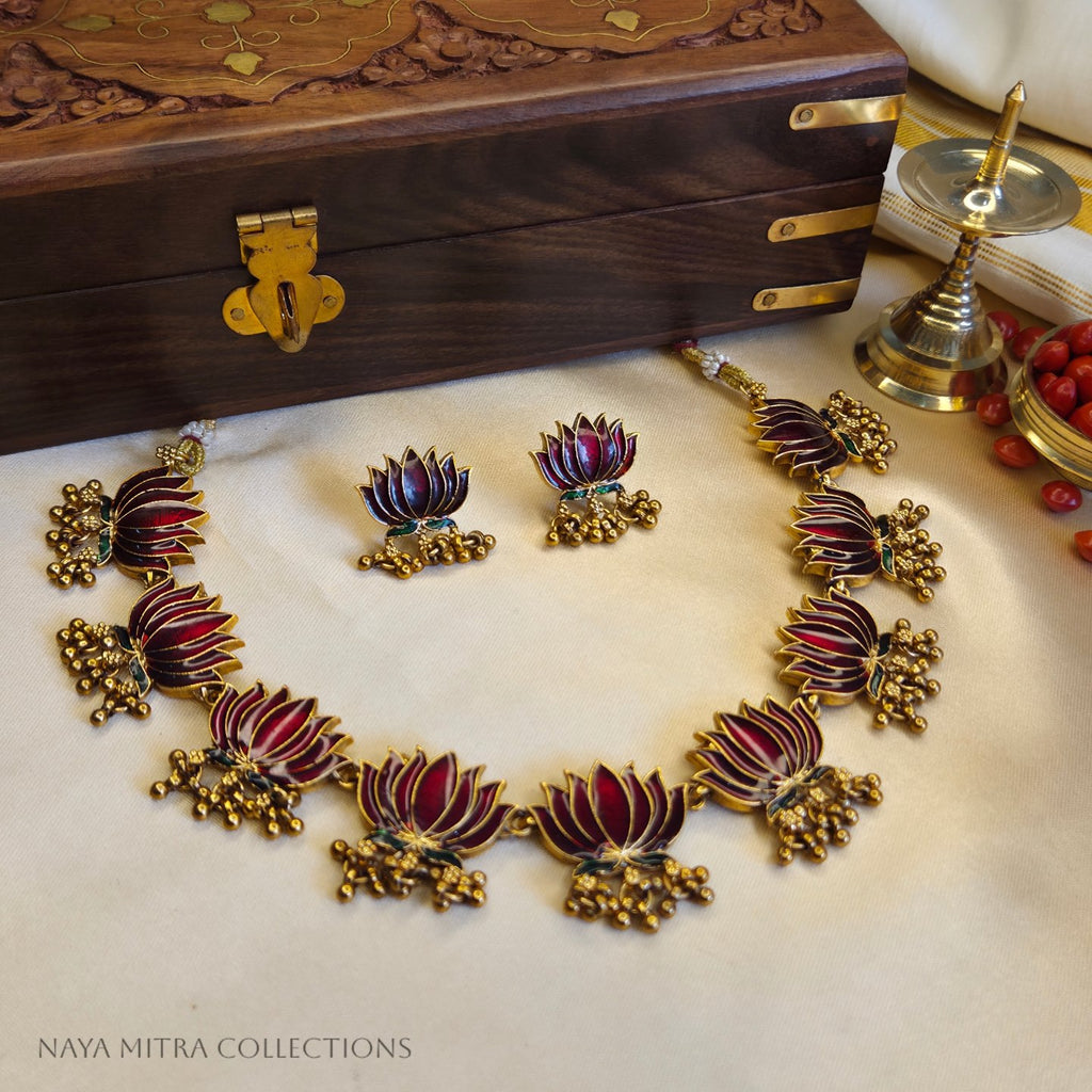 Lotus Necklace Set