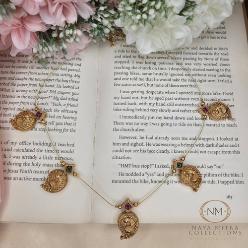 Delicate Invisible Thread Manga Necklace Set